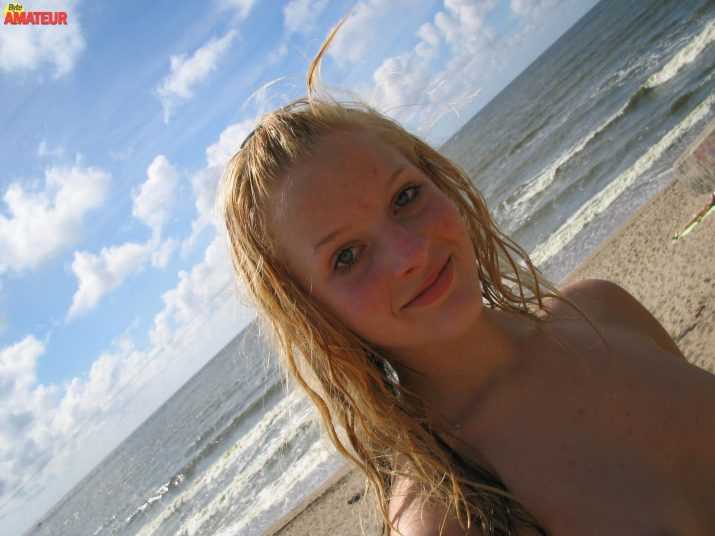 dos-teen-rubias-desnudas-en-la-playa-28