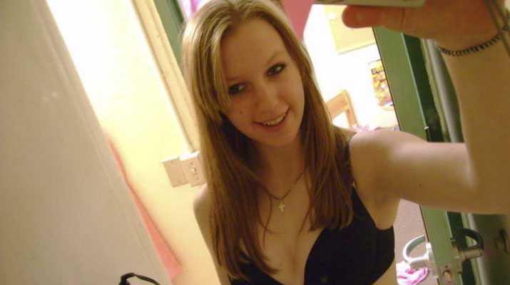 Linda rubia selfie porno