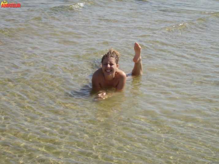 rubia-nudista-cogiendo-20