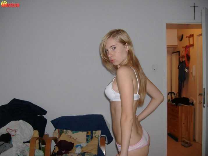 teen-rubia-dandose-dedo-20