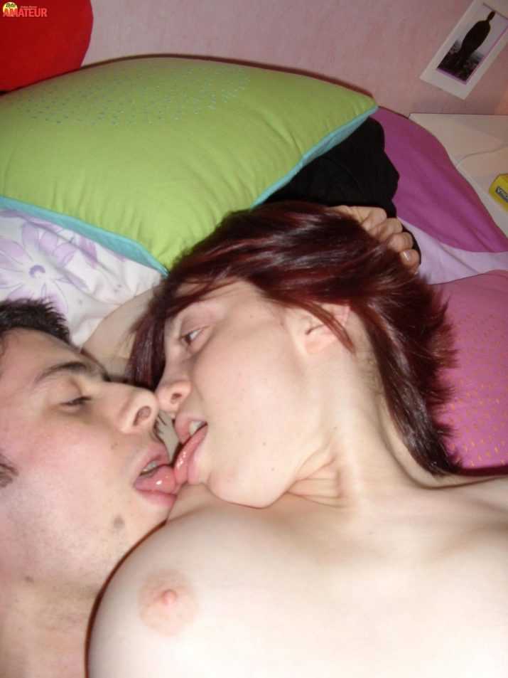 pelirroja-nerd-cogiendo-rico-13
