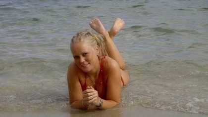 Rubia natural posando desnuda