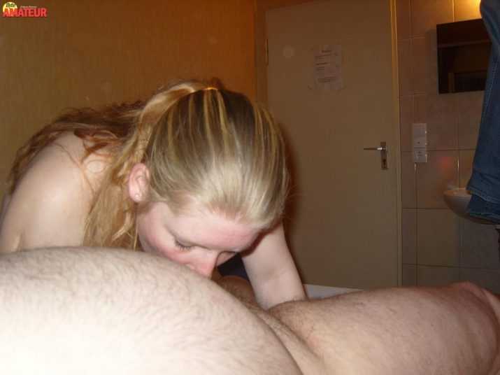 gordita-rubia-mamando-6