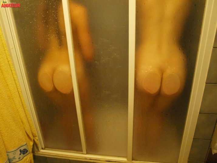 jovencitas-topless-en-fiesta-de-piscina-30