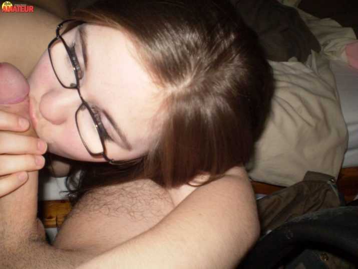 teen-gordita-desnuda-y-mamando-29