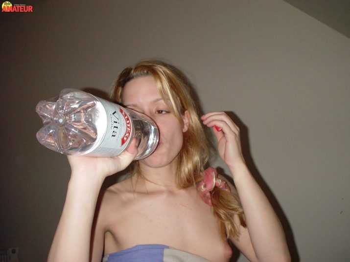 alemana-rubia-desnuda-y-mamando-11