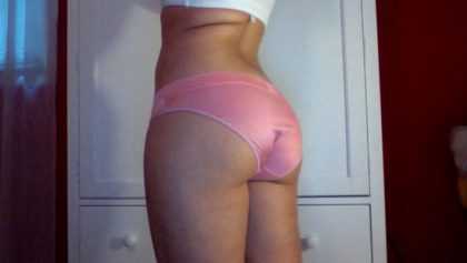 Amateur mostrando rico culo