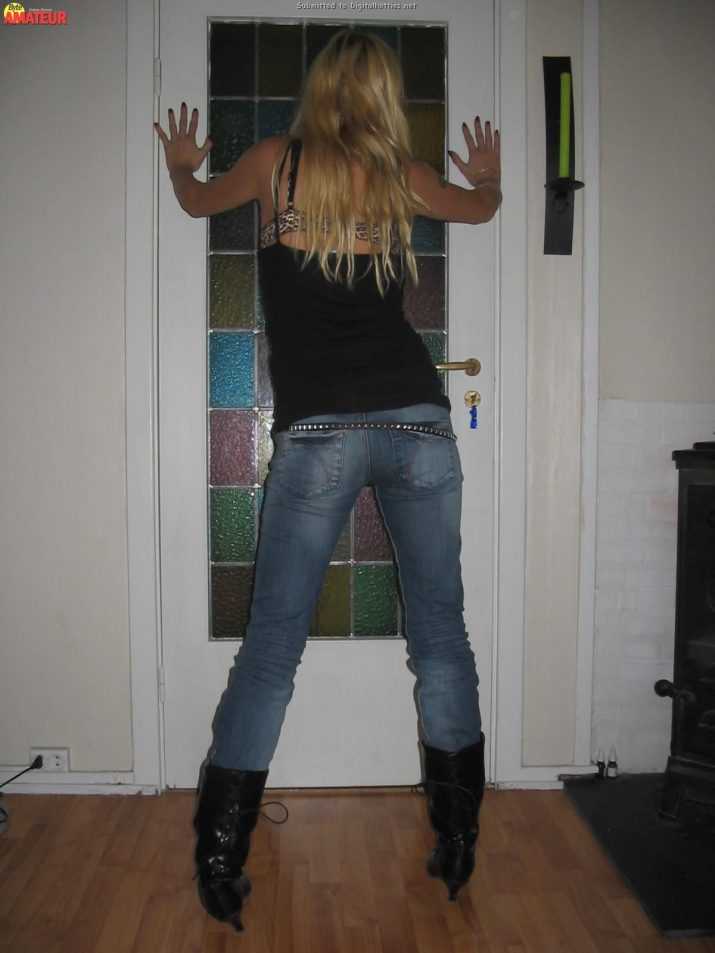 hermosa-rubia-follando-por-el-culo-20
