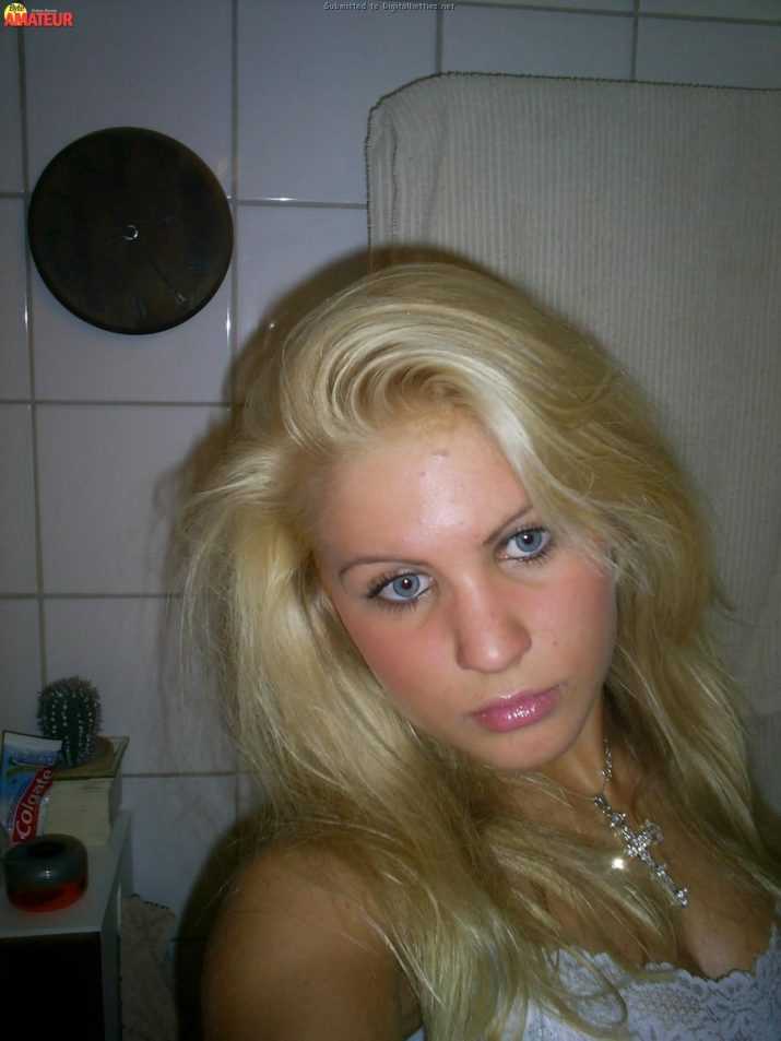 hermosa-rubia-follando-por-el-culo-3
