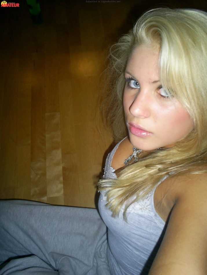 hermosa-rubia-follando-por-el-culo-7