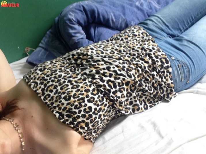 jovencita-anonima-mostrando-tetas-27