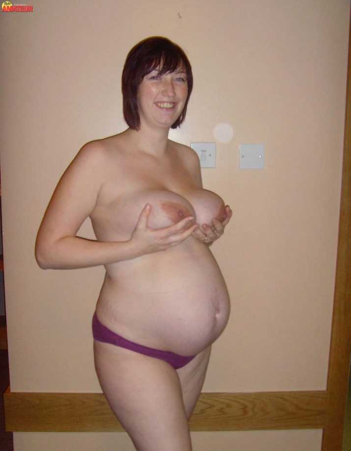 prenada-con-mega-tetas-desnuda-9