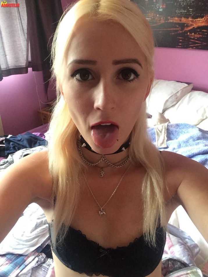 rubia-delgada-selfie-porno-34