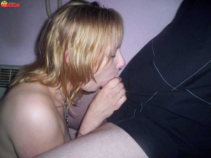 rubia-natural-con-dos-pollas-40