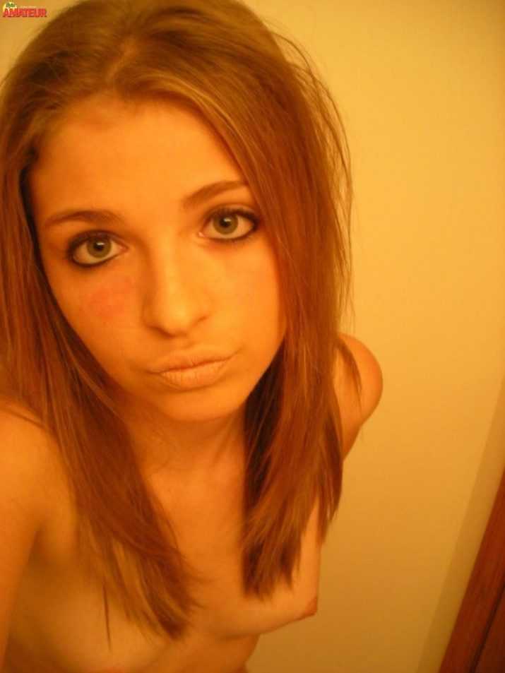 teen-rubia-desnuda-7