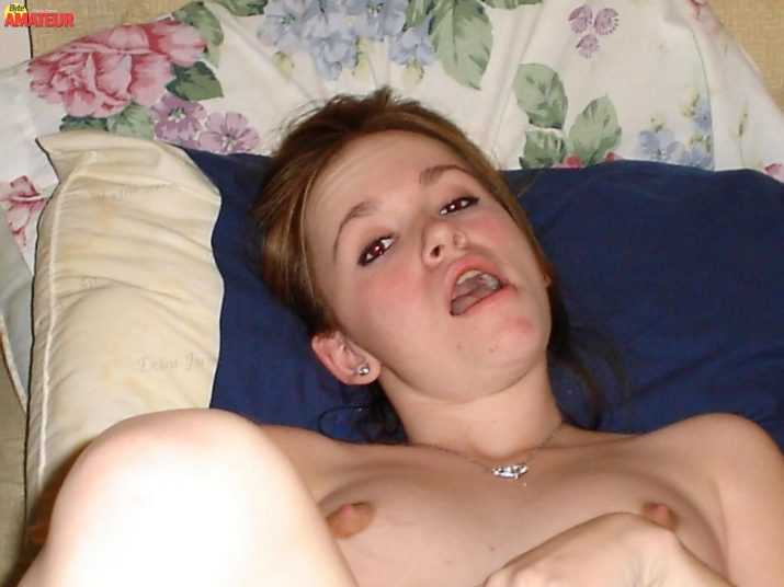 tetas-pequenas-se-le-corren-dentro-18