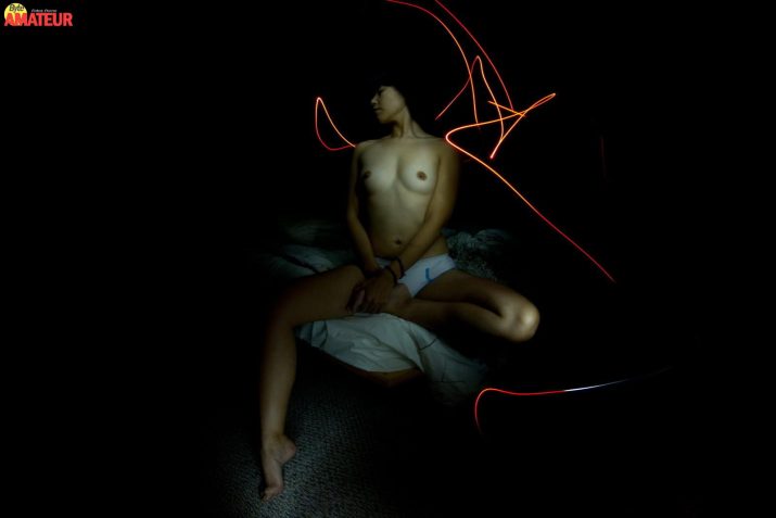 asiatica-desnudandose-en-todo-el-mundo-27