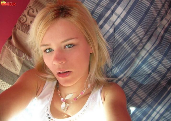 dos-hermosas-lesbianas-desnudas-1