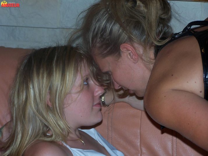 dos-maduras-lesbianas-en-orgia-swinger-6