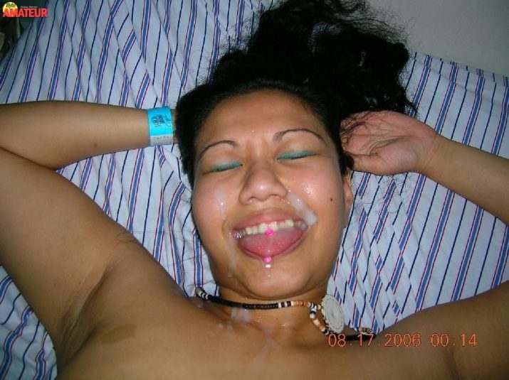 dos-putas-latinas-follando-un-gringo-22