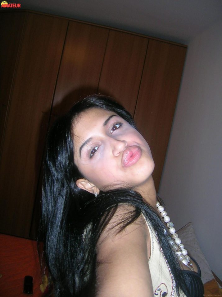 morocha-argenta-de-vacaciones-porno-2