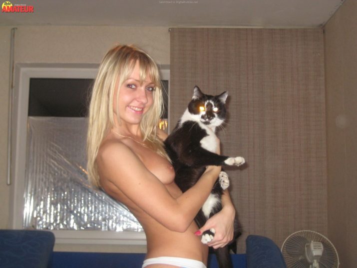 adorable-rubia-desnuda-13
