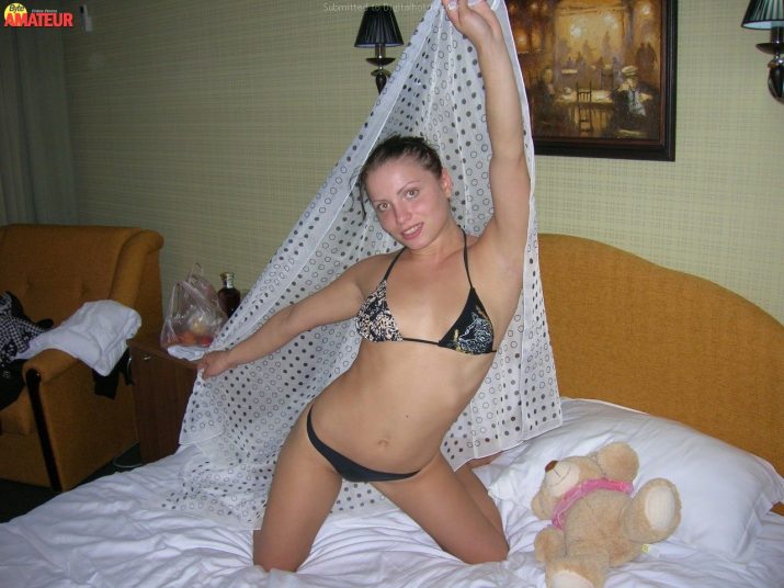brasilena-desnuda-en-sus-vacaciones-1