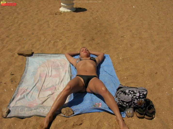 brasilena-desnuda-en-sus-vacaciones-12