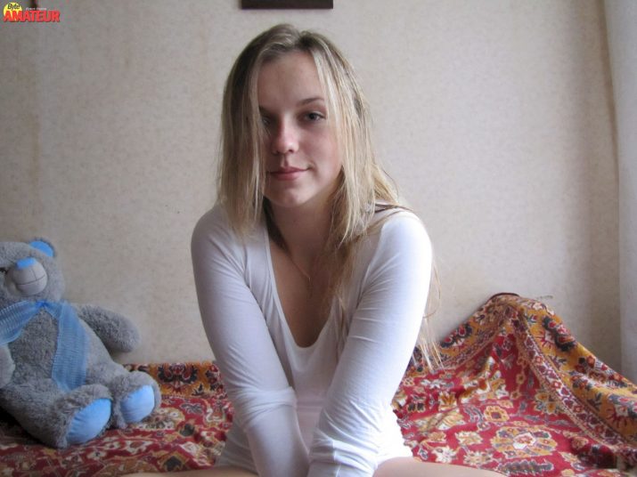 chaparrita-rubia-desnuda-5