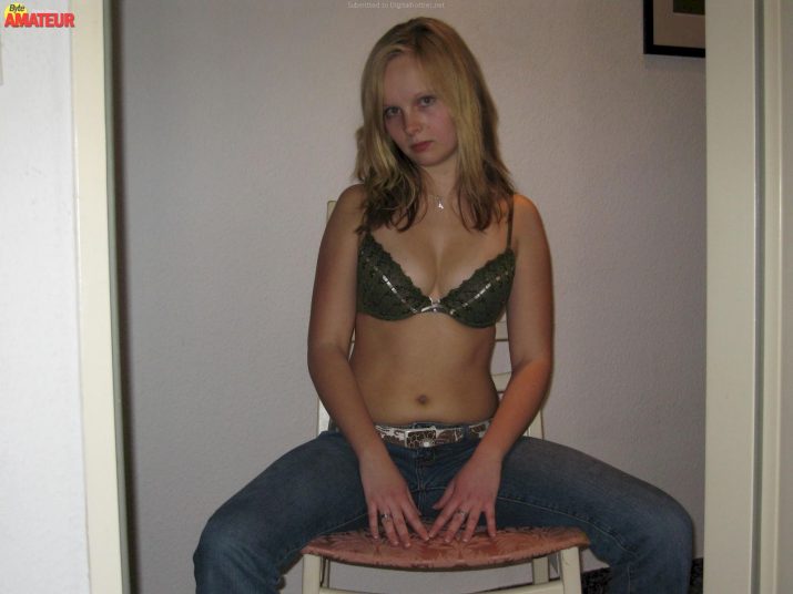 chaparrita-rubia-posando-desnuda-1