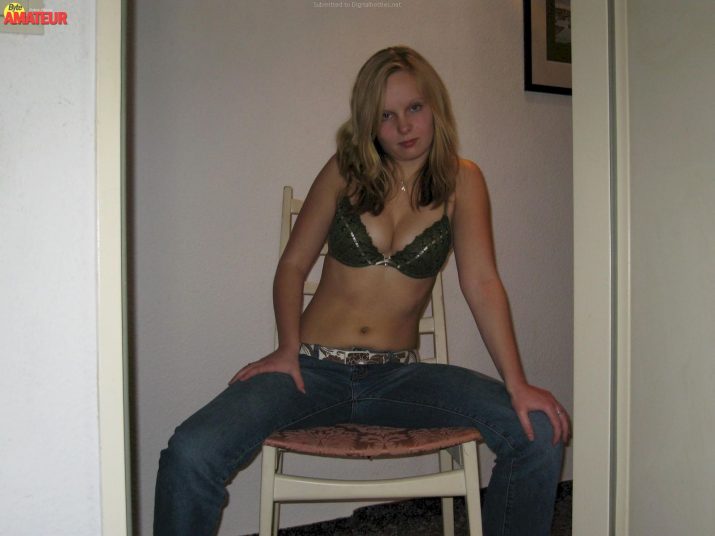 chaparrita-rubia-posando-desnuda-3