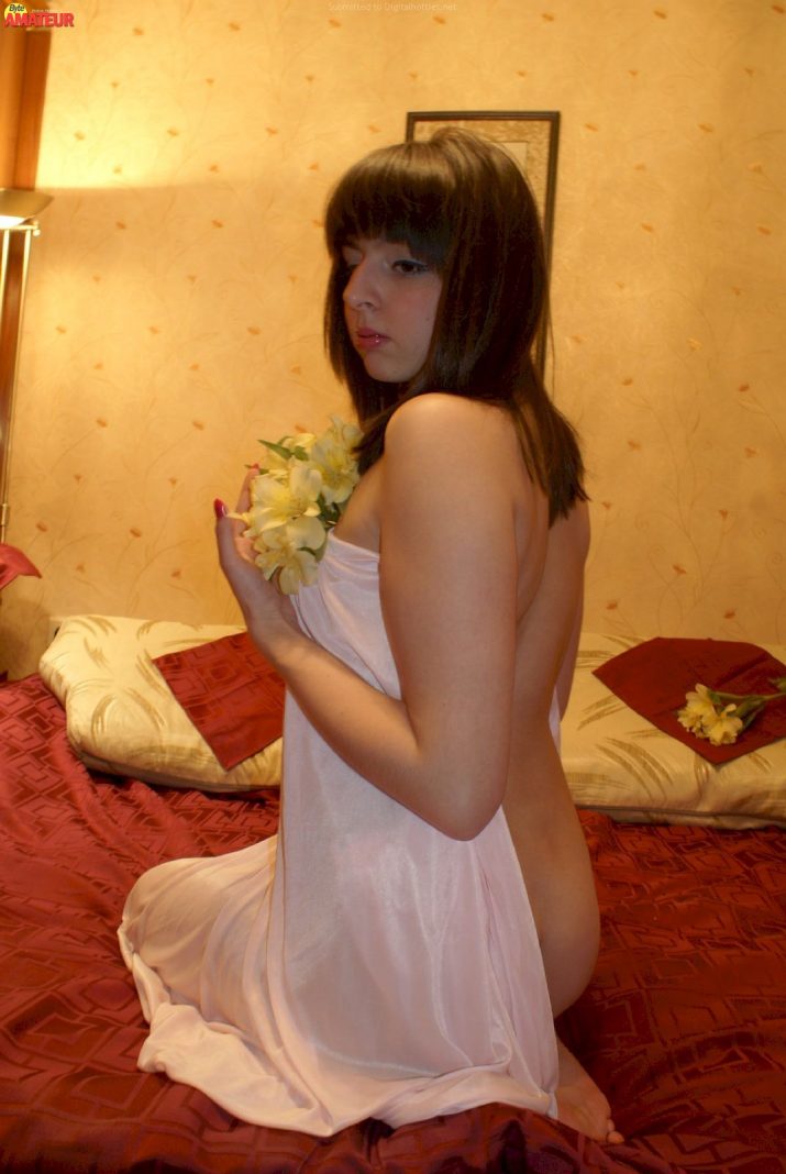 jovencita-bonita-cogiendo-2