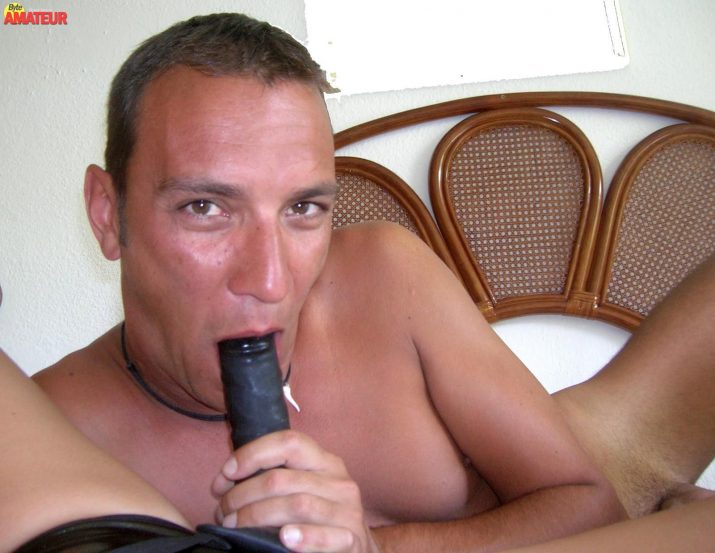 madura-nudista-comiendose-una-polla-43