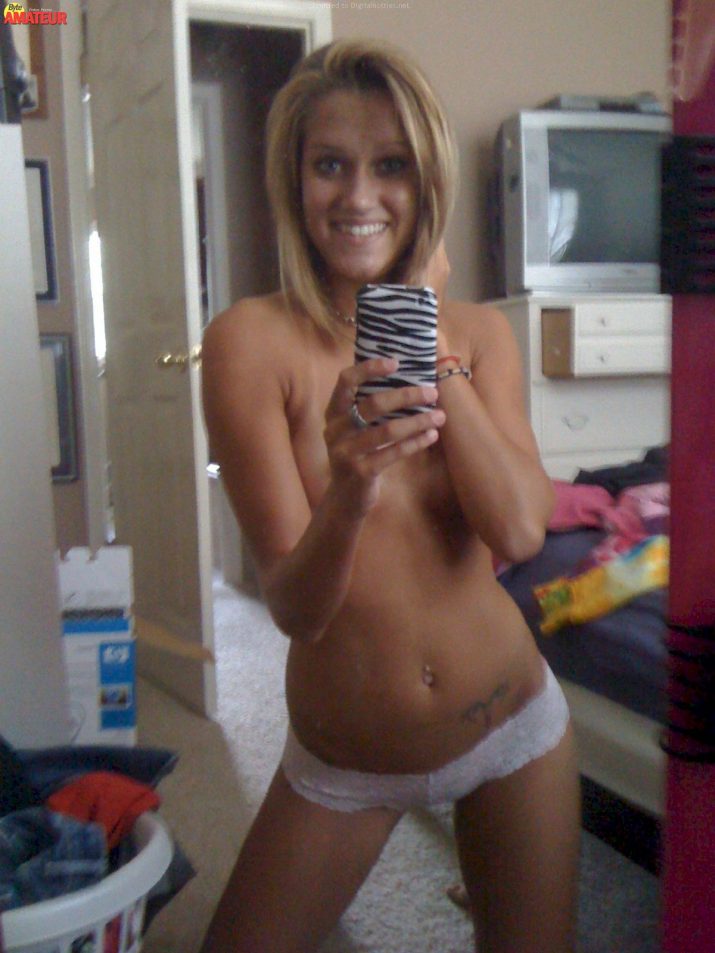 rubia-auto-fotos-caseras-10
