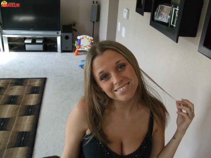 cheerleader-rubia-posando-sexy-5
