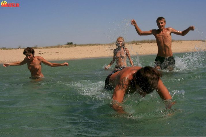 jovencitas-desnudas-en-la-playa-18
