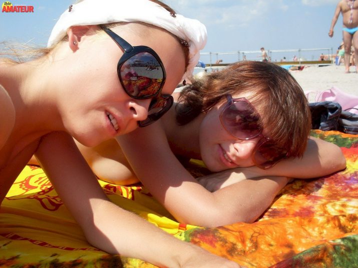 jovencitas-desnudas-en-la-playa-26