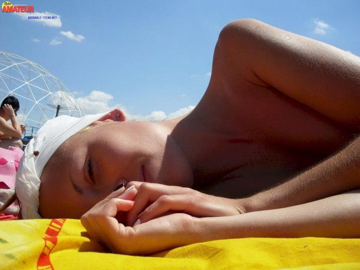 jovencitas-desnudas-en-la-playa-4
