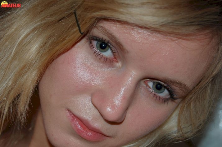 rubia-hermosa-desnuda-31