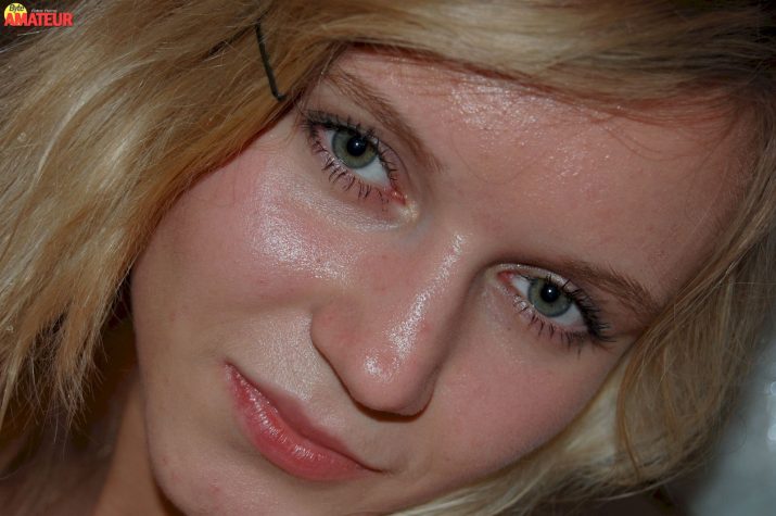 rubia-hermosa-desnuda-32