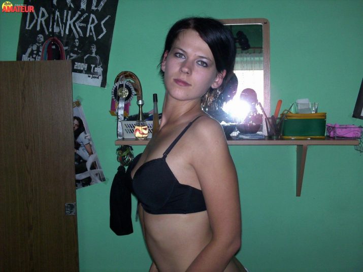 Alta delgada y desnuda (1)