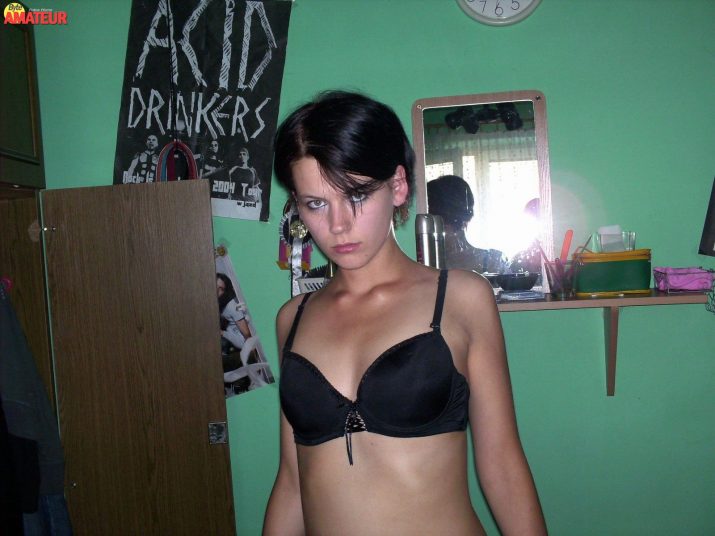 Alta delgada y desnuda (16)