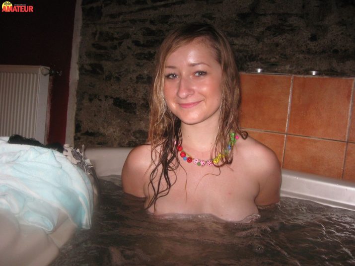 Dos adorables jovencitas desnuda (13)