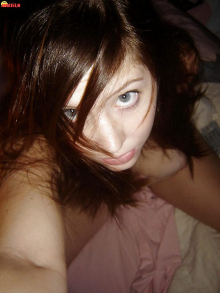 Tierna tetona desnuda (4)