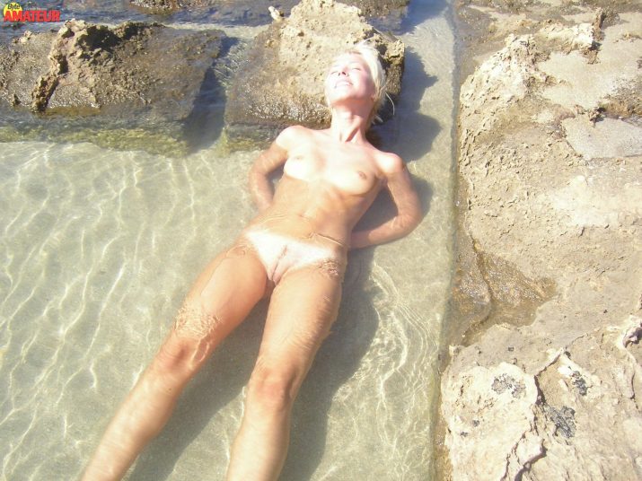 rubia-cogiendo-divino-49