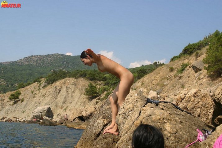 tres-lesbianas-cogiendo-en-la-playa-99