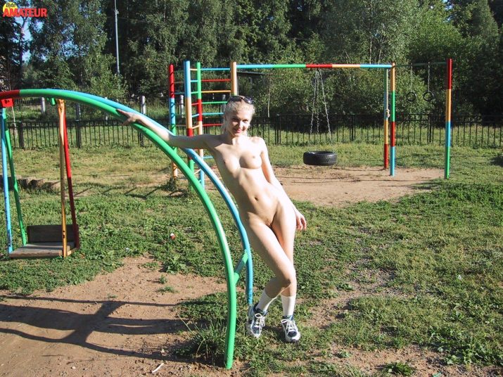 exhibicionista-rubia-tetona-45