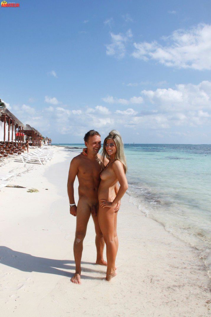 turista-rubia-desnuda-en-cancun-63