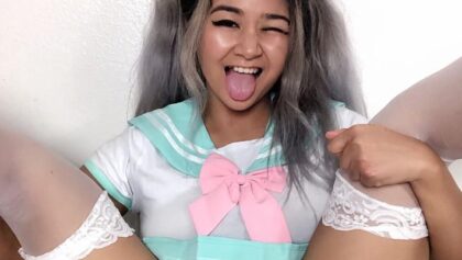 Asiática amateur de Reddit mostrando su rico chocho