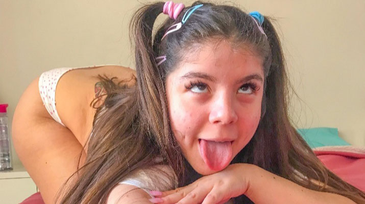 Muy tierna la zorrita y también la puedes ver desnuda